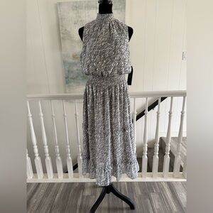 NWT Elegant Gray Patterned Women's Dress size medium.